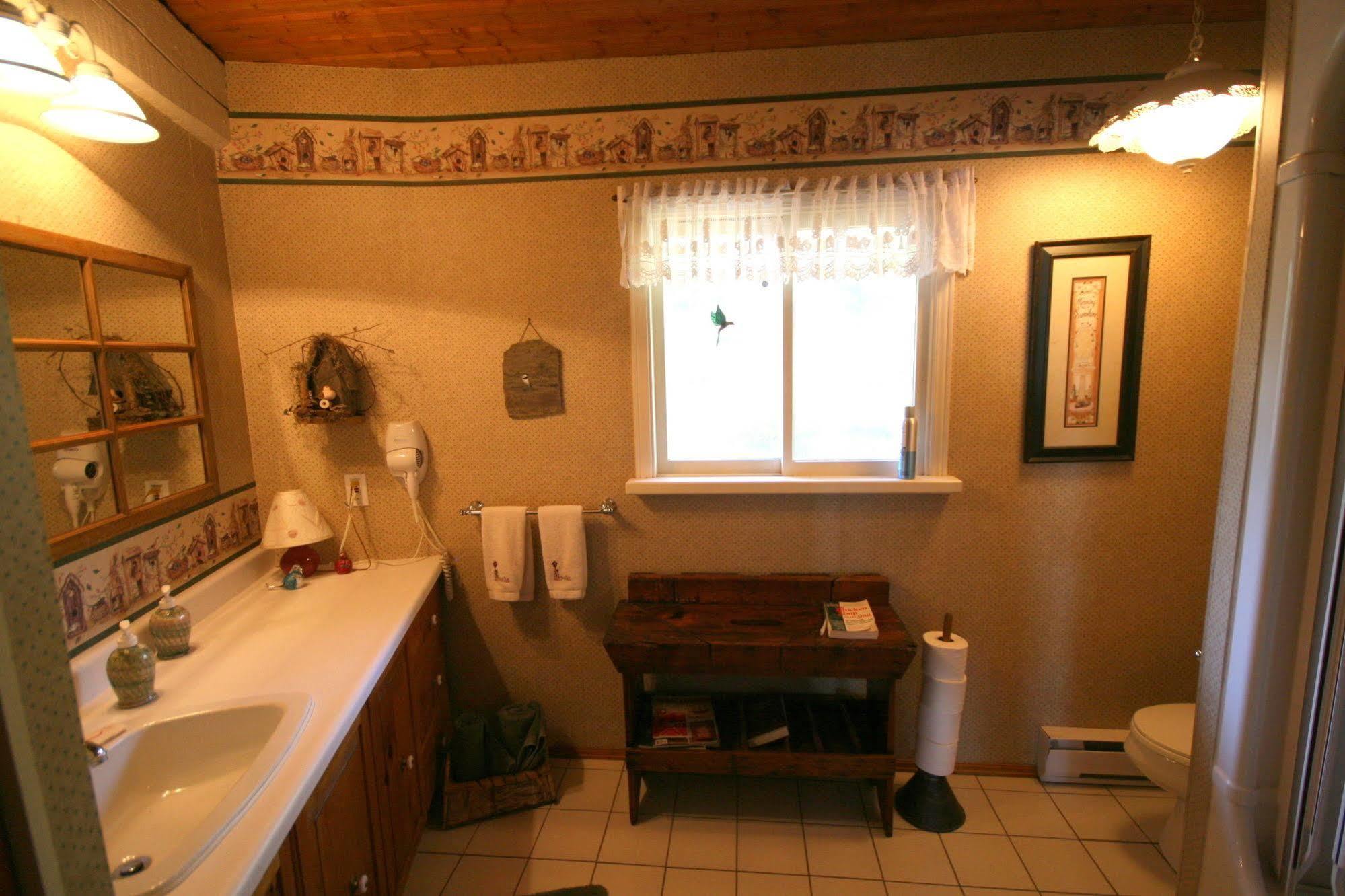Stouffermill Bed & Breakfast Algonquin Highlands Exterior foto
