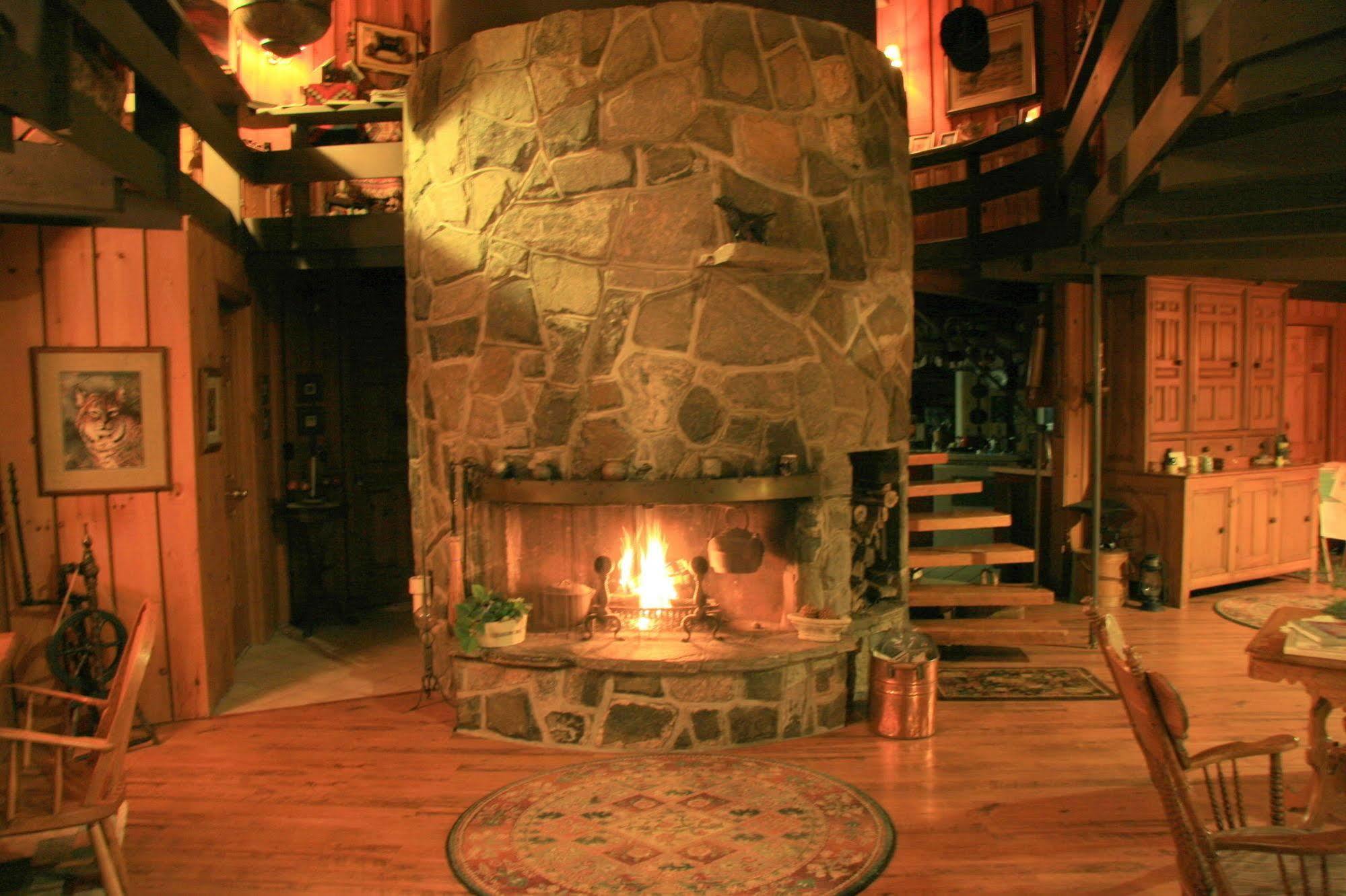 Stouffermill Bed & Breakfast Algonquin Highlands Exterior foto